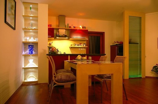 kuchyňská linka vínově červená (Olomouc)